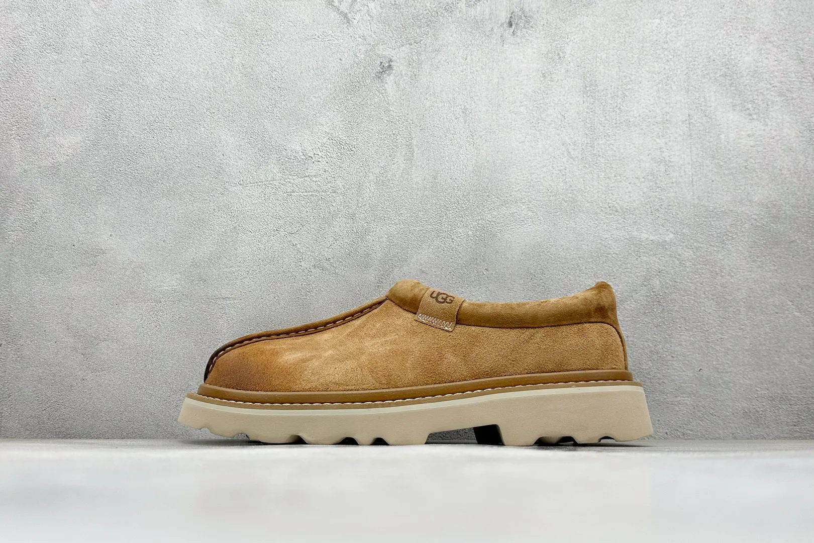 🐲💰 480 supports store UGG2025 spring new Hybird Tasman series men's shoes# The upper is made of cow split layer, the inner breathable mesh, the ugg traditional Eva light wing outsole, the coexistence of class and comfort, slip-on design, easy to put on and take off, paired with wide-leg workwear, American retro Barn style, easy to style, the style is not defined, and the matching does not have to be limited!   Item No.: 1166913 Size: 40-44